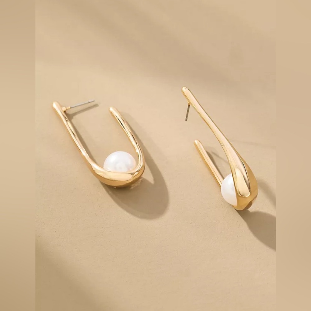 New Anthropologie Pearl Vintage Hoop Earrings - Picture 4 of 16